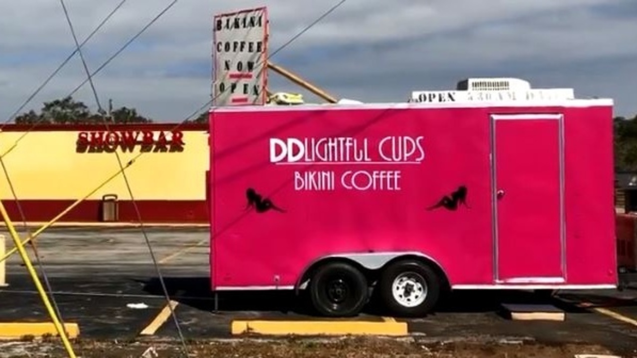 Bikiniclad barista turning heads in Jacksonville